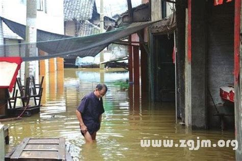 夢見淹水逃難 楚宮腰